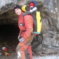 20101227 - Célian à la grotte de Revigny (39)
